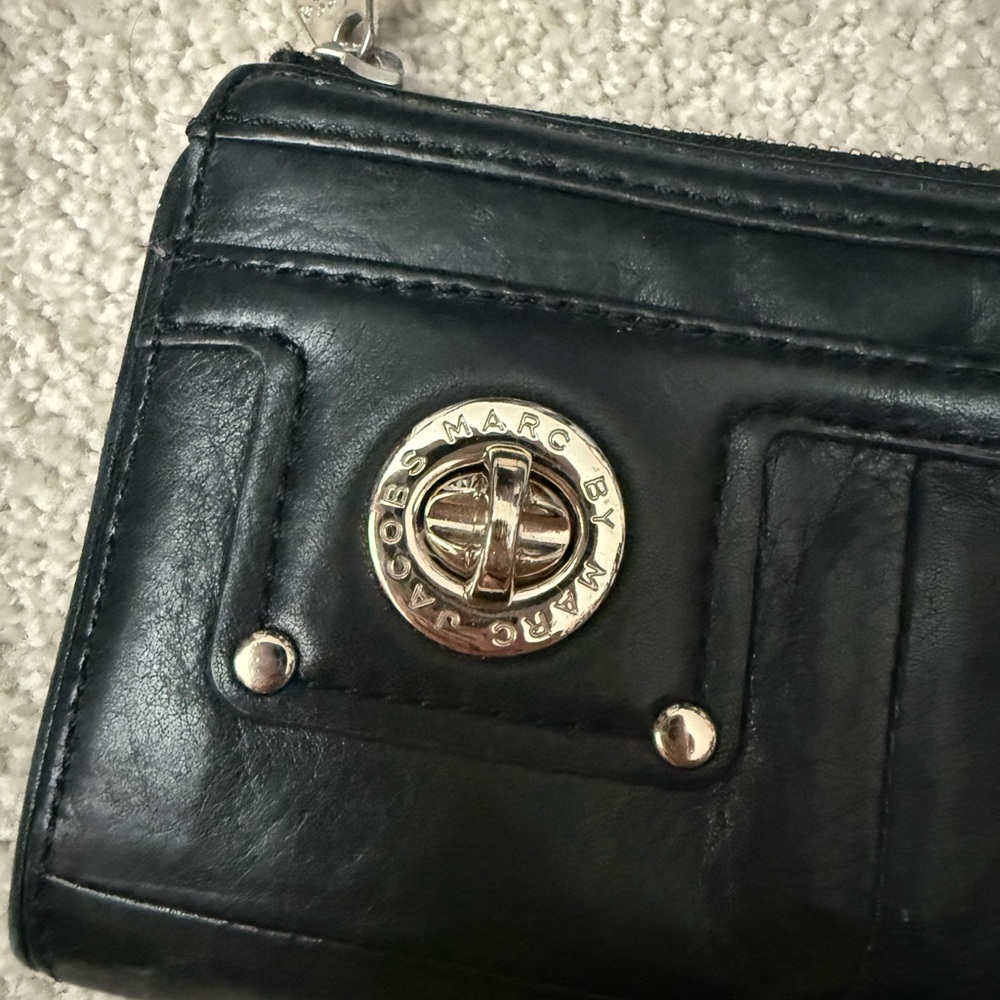 Vintage Y2K Marc by Marc Jacobs Totally Turnlock black leather Wallet - Picture 3 of 7